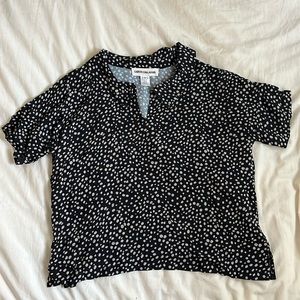Caron Callahan short sleeve tee size M